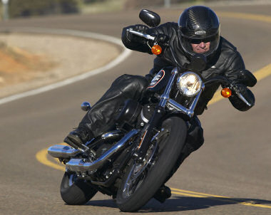 Motoplanete's test of the Harley-Davidson XL 883 R Sportster 2005